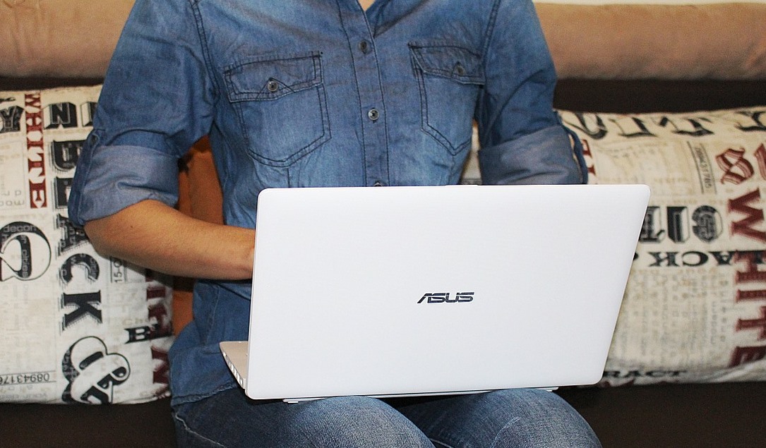 man with a laptop