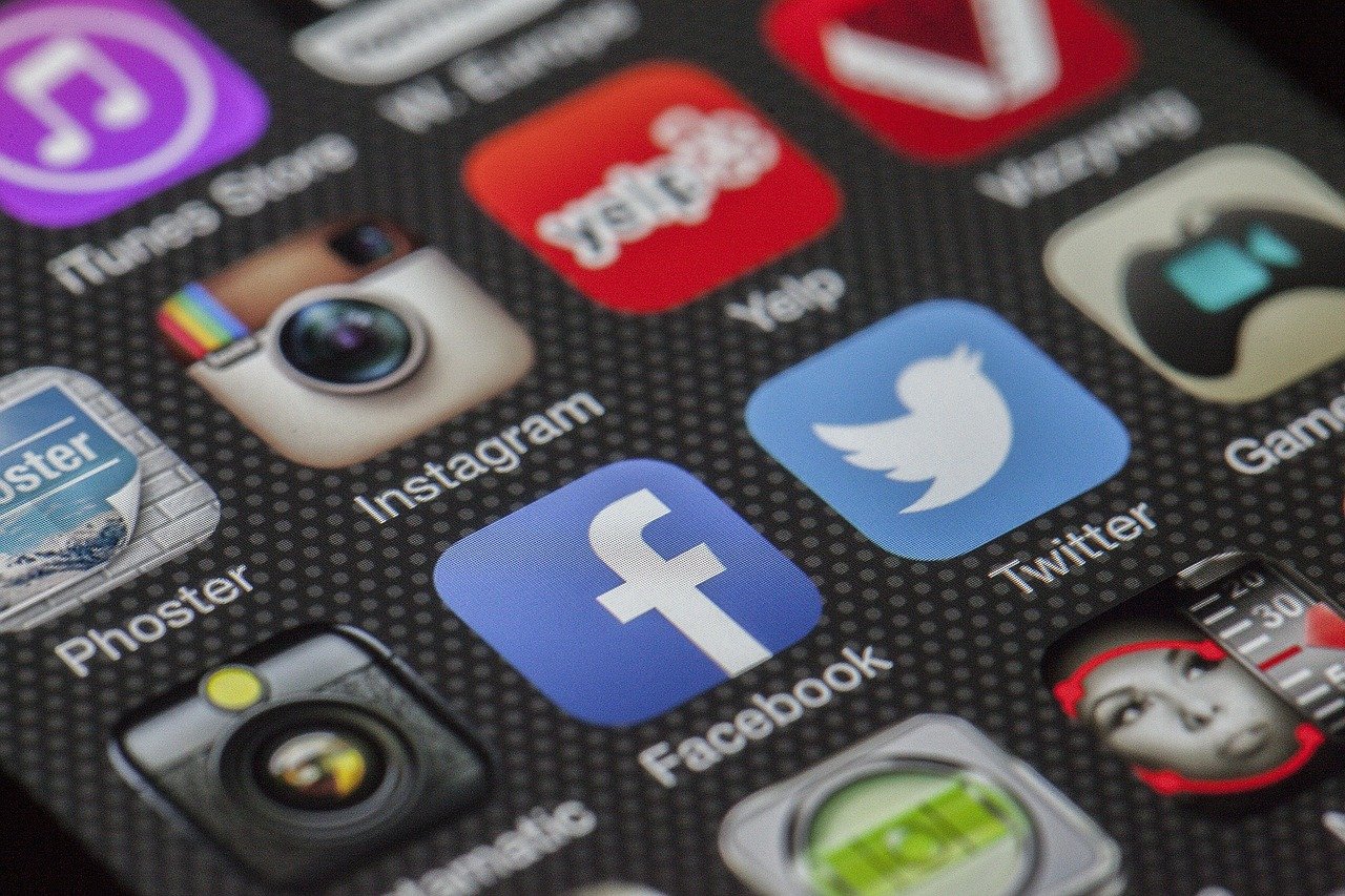 gadget apps social media